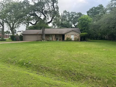 9386 Livernois Road Houston TX 77080