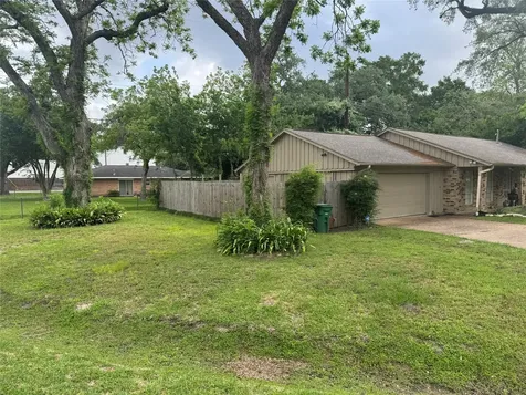 9386 Livernois Road Houston TX 77080