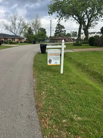 9386 Livernois Road Houston TX 77080