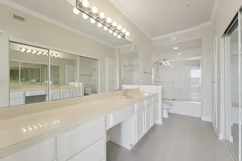 2111 Welch Street A318 Houston TX 77019