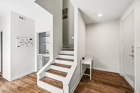 1116 Bering Drive 25 Houston TX 77057