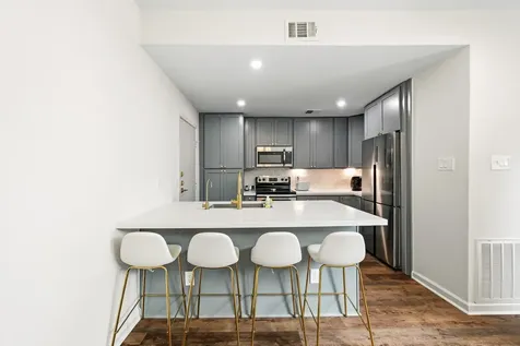 1116 Bering Drive 25 Houston TX 77057