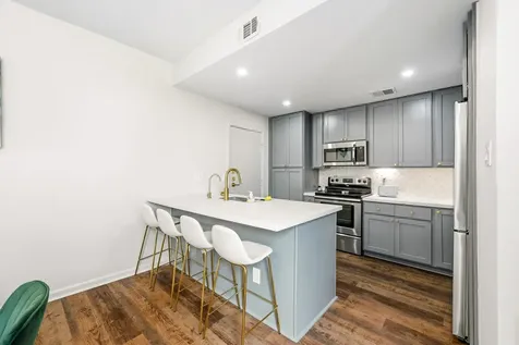 1116 Bering Drive 25 Houston TX 77057