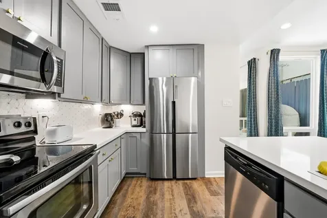 1116 Bering Drive 25 Houston TX 77057