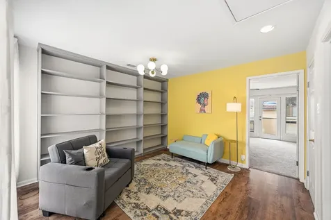 1116 Bering Drive 25 Houston TX 77057