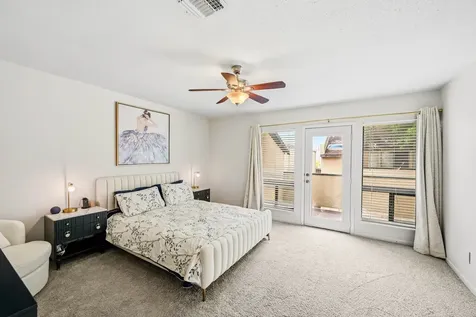 1116 Bering Drive 25 Houston TX 77057