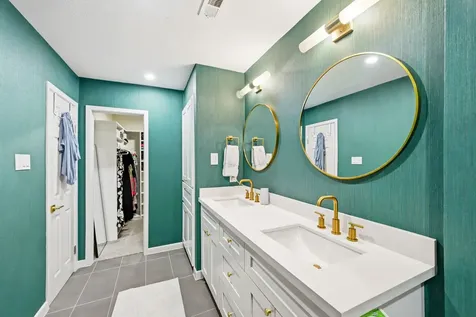 1116 Bering Drive 25 Houston TX 77057