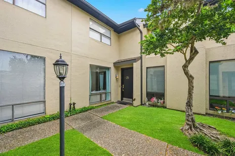 1116 Bering Drive 25 Houston TX 77057