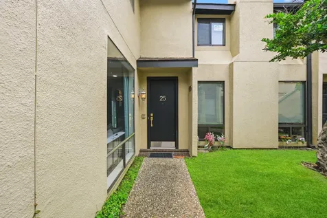 1116 Bering Drive 25 Houston TX 77057