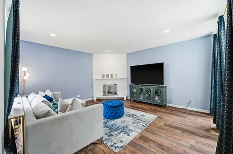 1116 Bering Drive 25 Houston TX 77057