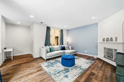 1116 Bering Drive 25 Houston TX 77057