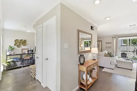 731 Worthshire Street Houston TX 77008