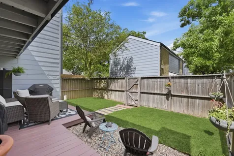 731 Worthshire Street Houston TX 77008