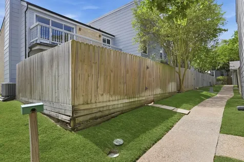 731 Worthshire Street Houston TX 77008