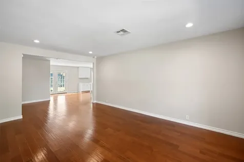 5203 Chantilly Lane Houston TX 77092