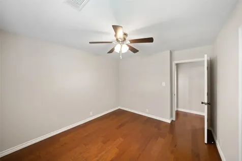 5203 Chantilly Lane Houston TX 77092