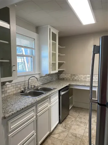 939 1/2 Byrne Street Ga Houston TX 77009