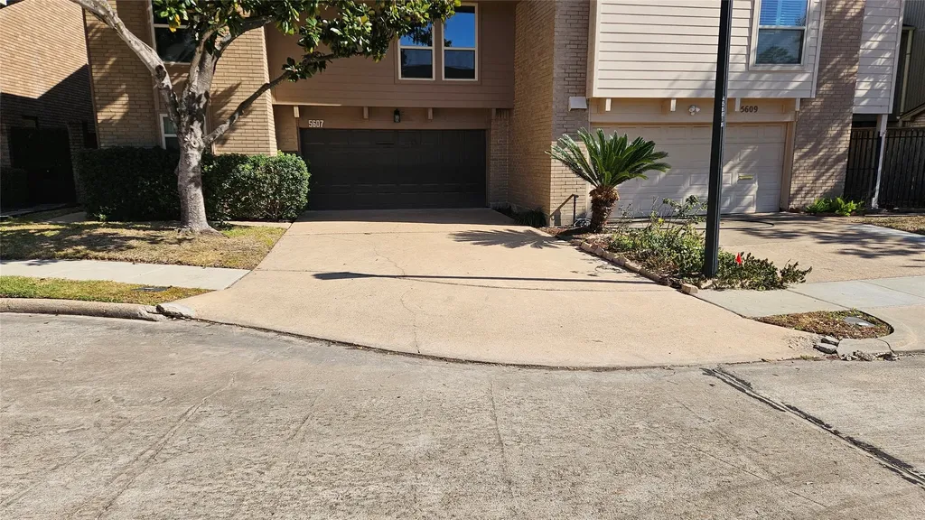5607 Innsbruck Street Bellaire TX 77401