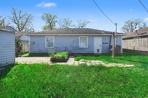 123 5th Street Brazoria TX 77422