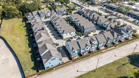 968 Ford Pines Lane Houston TX 77091