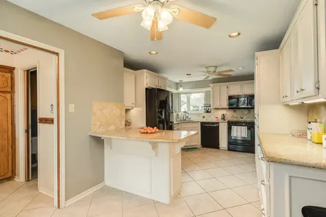 304 Arrowwood Street Lake Jackson TX 77566