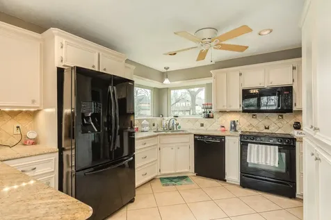 304 Arrowwood Street Lake Jackson TX 77566