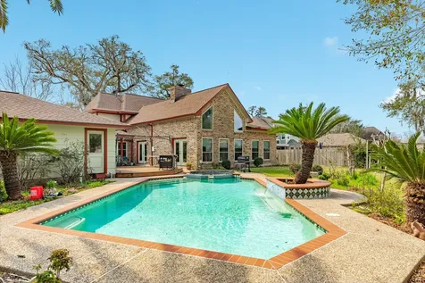 304 Arrowwood Street Lake Jackson TX 77566