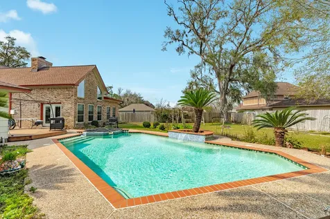 304 Arrowwood Street Lake Jackson TX 77566
