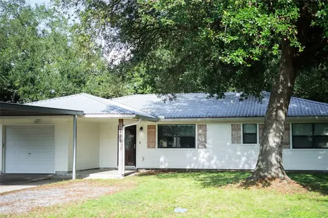 328 Paula Avenue Bridge City TX 77611