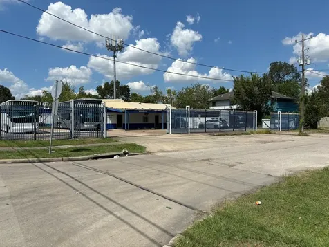 5621 Harrisburg Boulevard Houston TX 77011