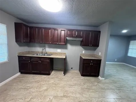 4933 Alvin Street Houston TX 77033