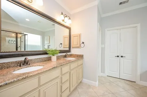 11 S Victoriana Circle Spring TX 77389
