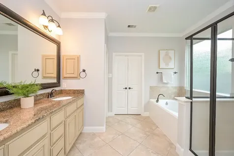 11 S Victoriana Circle Spring TX 77389