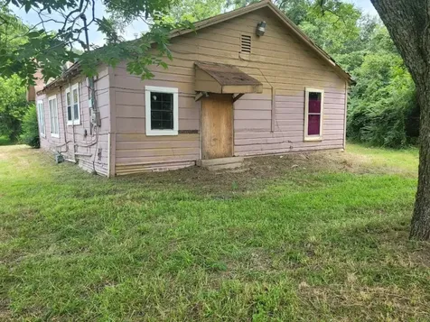 1065 11th Street NE Paris TX 75460