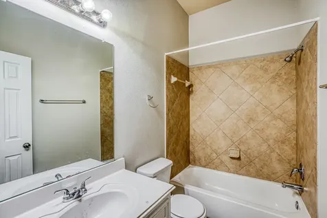606 Red Oak Canyon Lane La Marque TX 77568