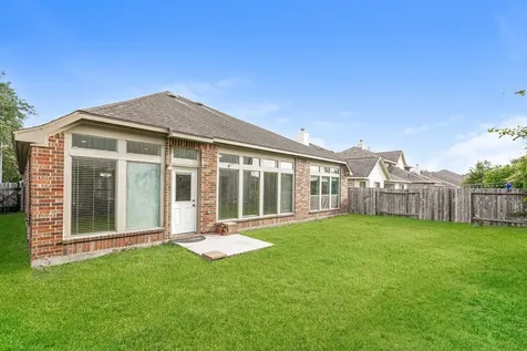 606 Red Oak Canyon Lane La Marque TX 77568