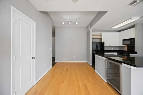 3505 Sage Road 1406 Houston TX 77056
