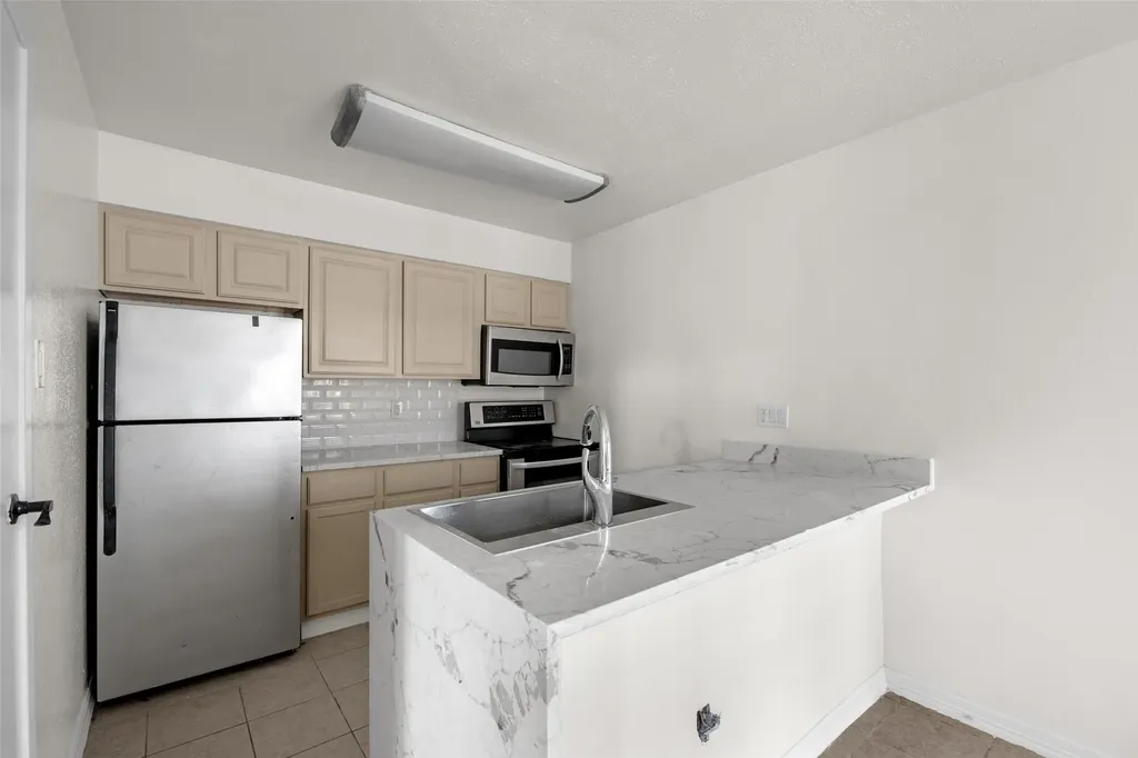 10001 Westpark Drive 67 Houston TX 77042