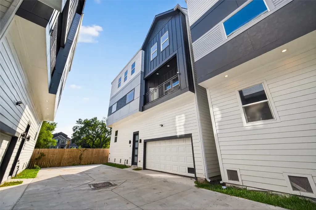1122 W 16th Street D Houston TX 77008