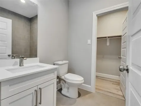 1122 W 16th Street D Houston TX 77008
