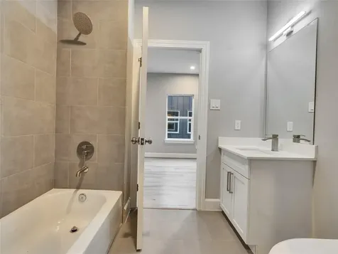 1122 W 16th Street D Houston TX 77008