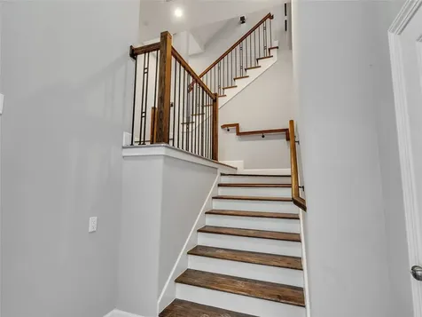 1122 W 16th Street D Houston TX 77008