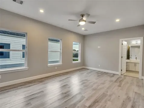 1122 W 16th Street D Houston TX 77008