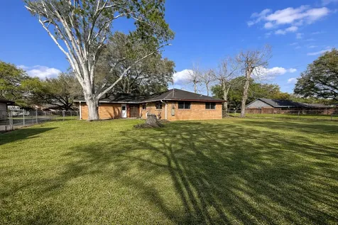 1220 Kelving Way Wharton TX 77488