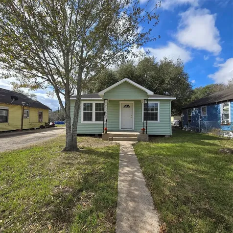 1003 Merchant Street El Campo TX 77437