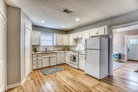 408 N Hunt Street Bellville TX 77418