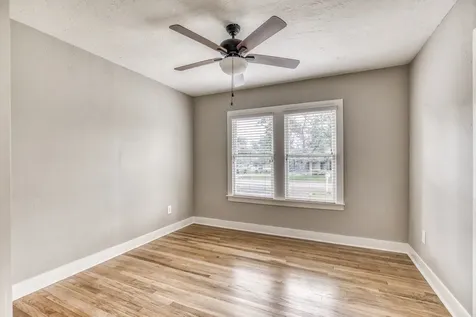 408 N Hunt Street Bellville TX 77418