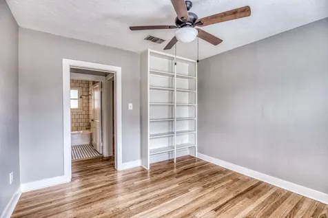 408 N Hunt Street Bellville TX 77418