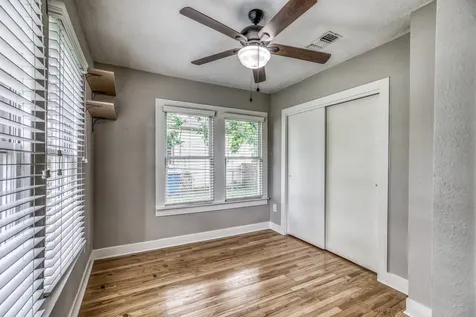 408 N Hunt Street Bellville TX 77418