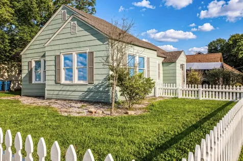 408 N Hunt Street Bellville TX 77418